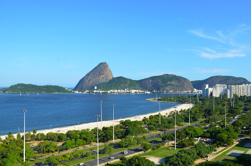 Vista da praia do bairro Flamengo